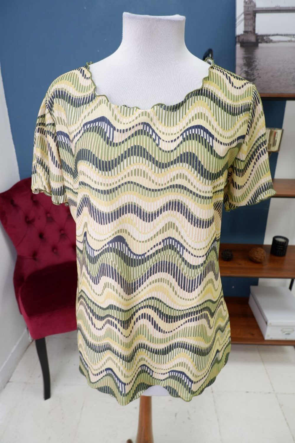 Блузка с волнообразным принтом 50 размер