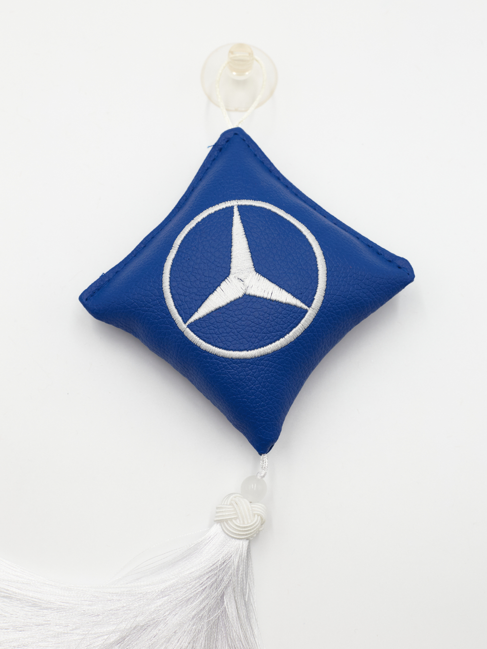 Ромб объемный на присоске MERCEDES (экокожа, синий, белая вышивка, кисть)