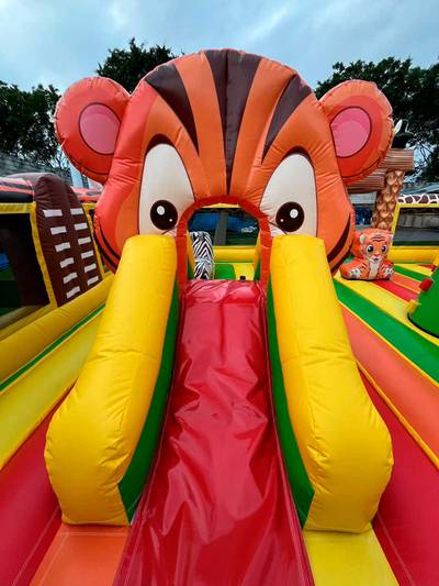 Коммерческий надувной батут «Сафари Ультра», 15*10*7,5 м