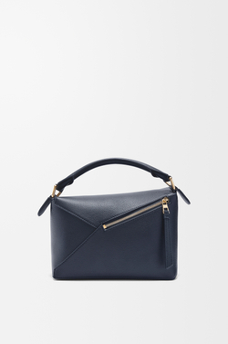 Loewe Маленькая сумка Puzzle Edge из мягкой зернистой телячьей кожи, темно-синий