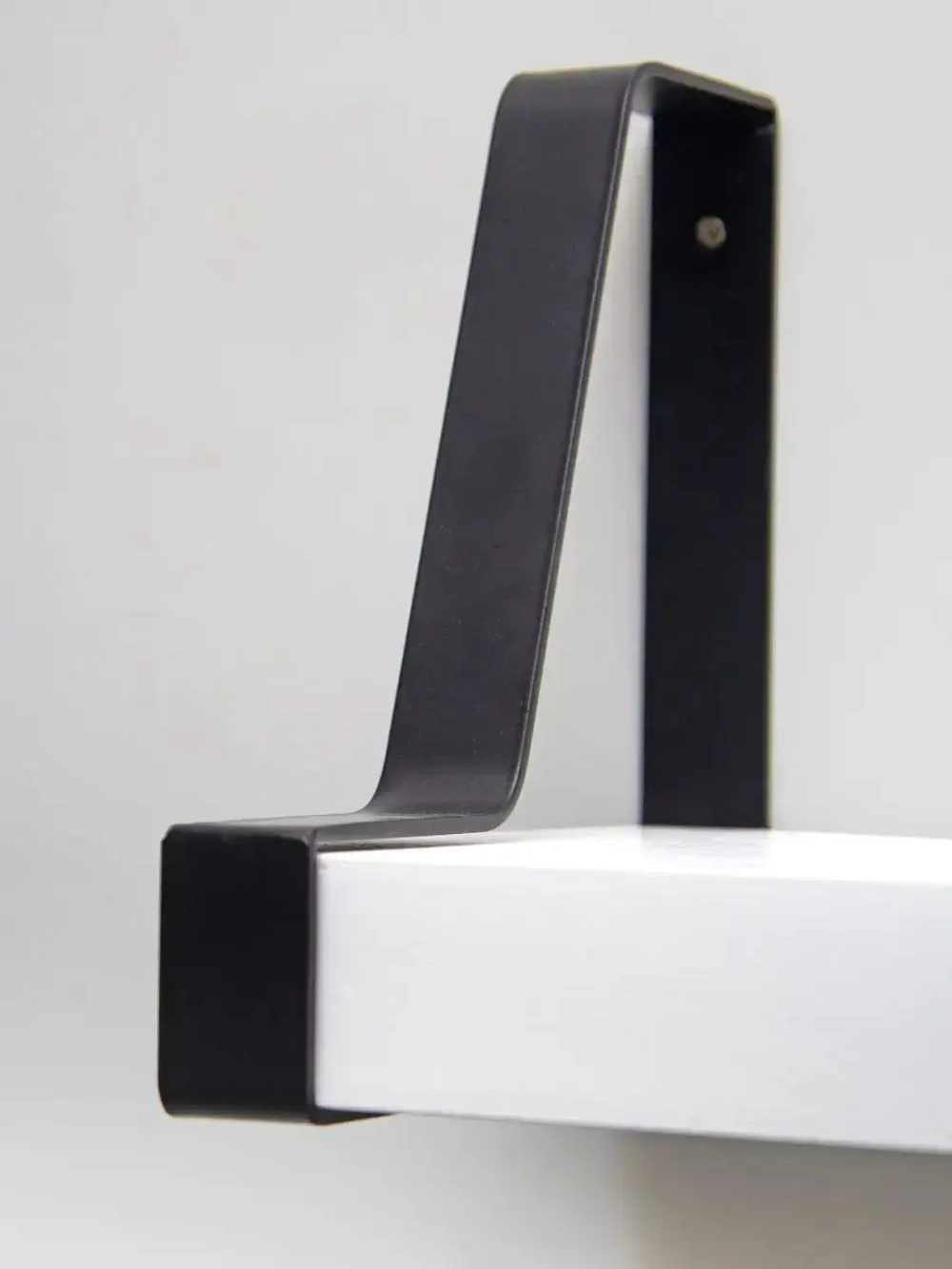 Кронштейн для полки на стену