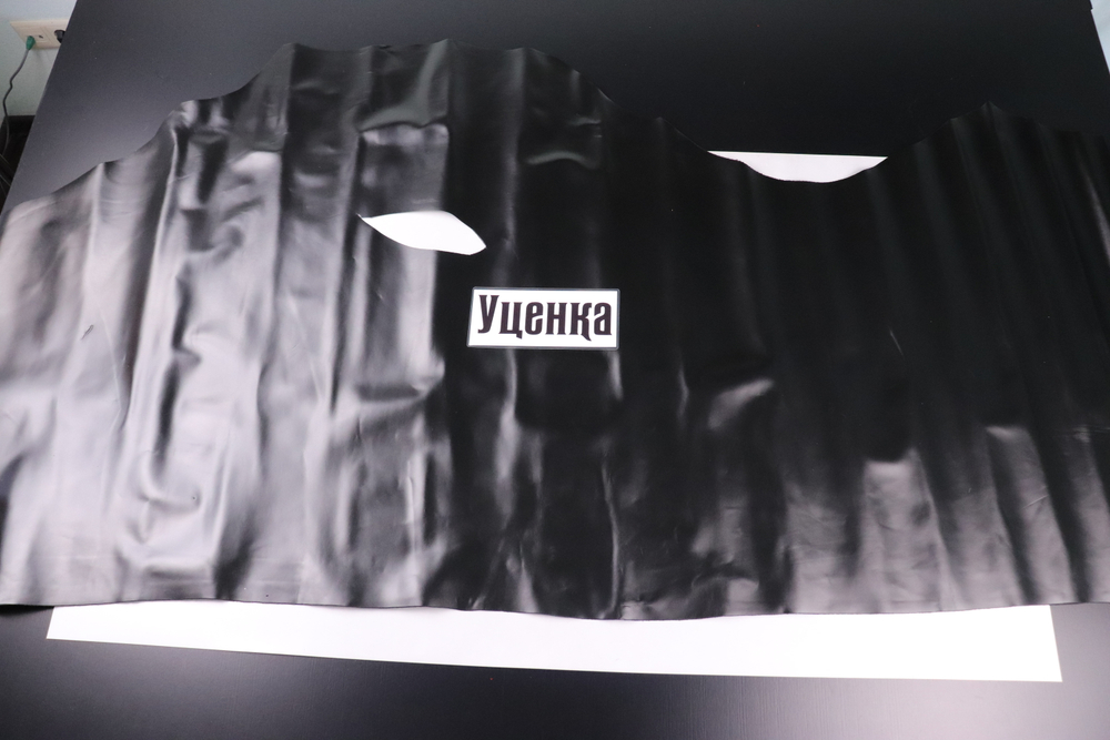 Уценка: 0,9-1,2 Кожа Камелия Черная 154дм²