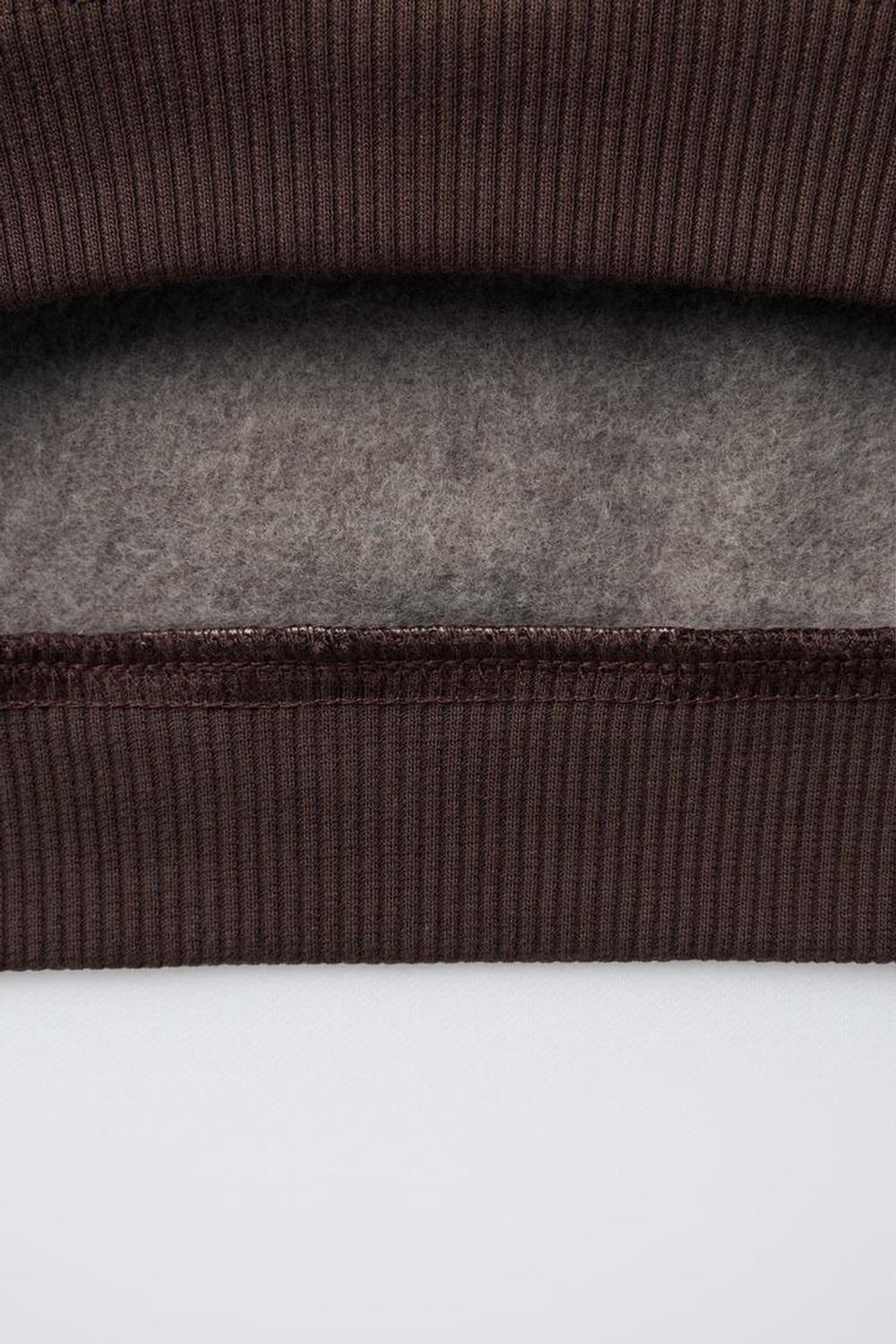 ZARA КОМПЛЕКТ ИЗ ТОЛСТОВКИ И БРЮК-ДЖОГГЕРОВ С ПРИНТОМ, КОРИЧНЕВЫЙ