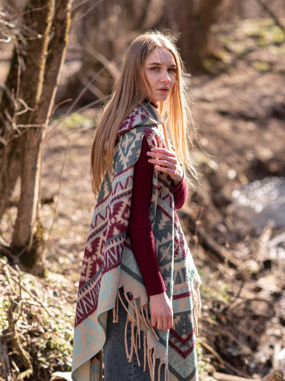 Пончо женское шерстяное с орнаментом