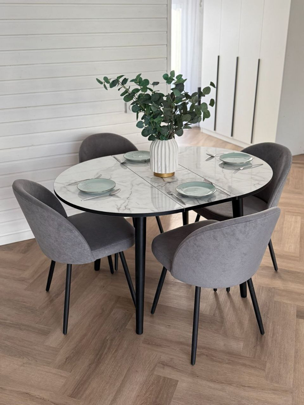 Круглый раздвижной стол "Итальянский мрамор" и 4 стула Элион