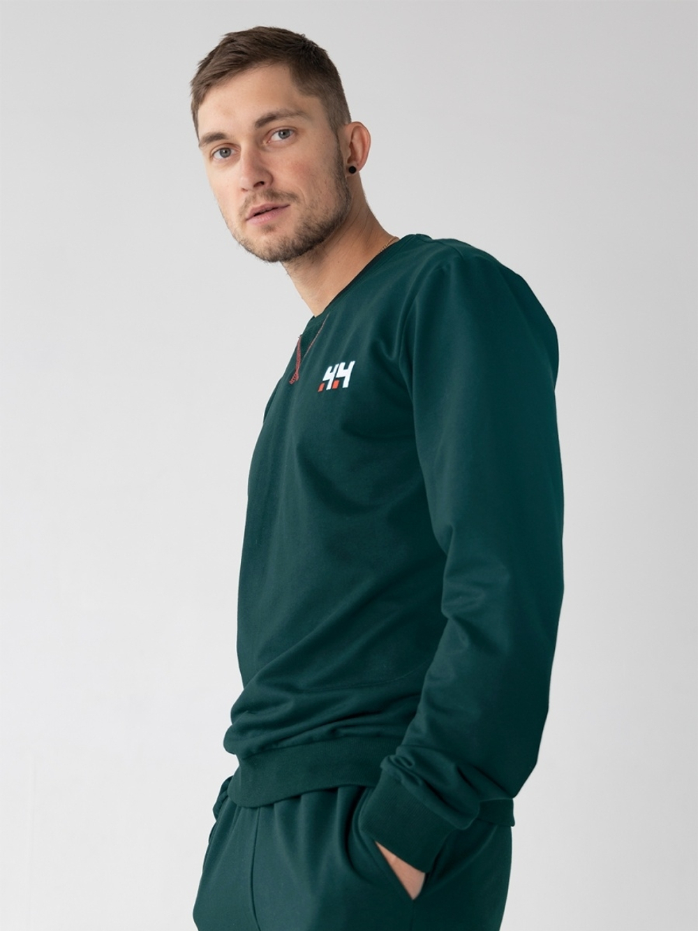 Свитшот мужской с вышивкой 44 Город Горький темно-зеленый