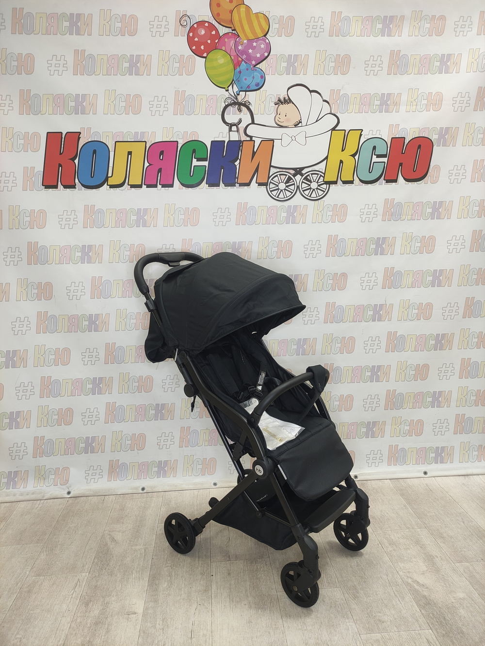 Коляска прогулочная Happy Baby Umma True Black