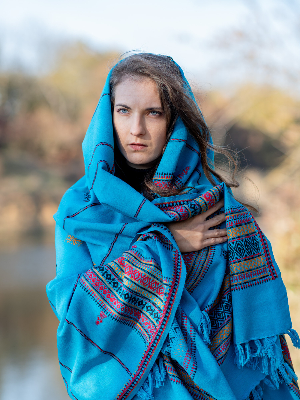 Шаль с гуджаратской вышивкой