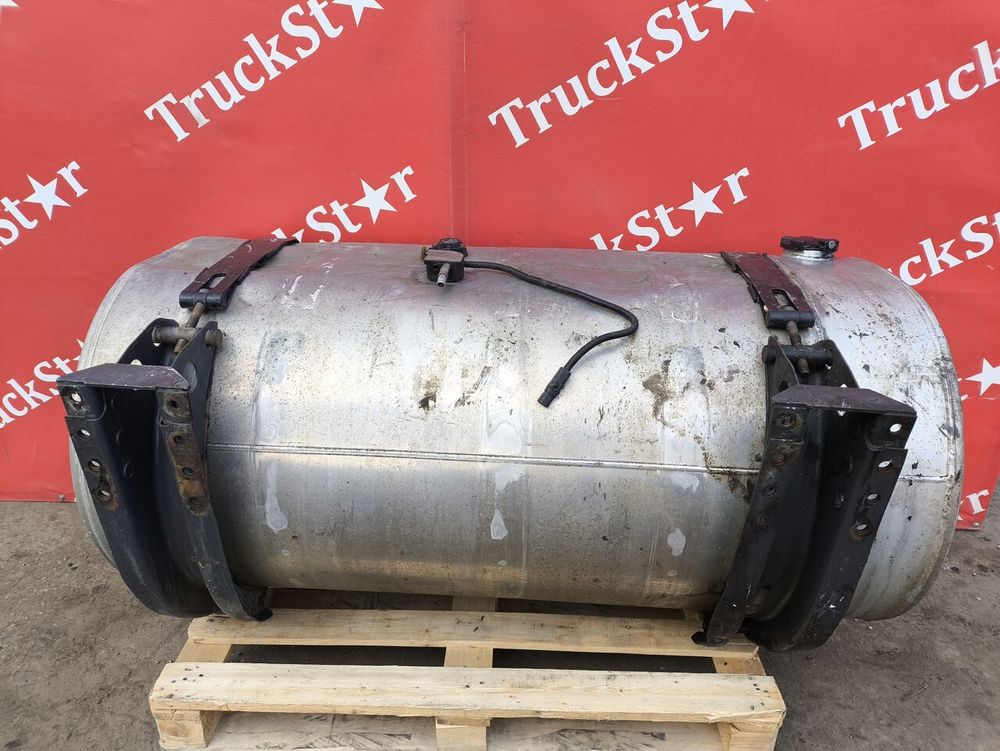 Бак топливный 610L