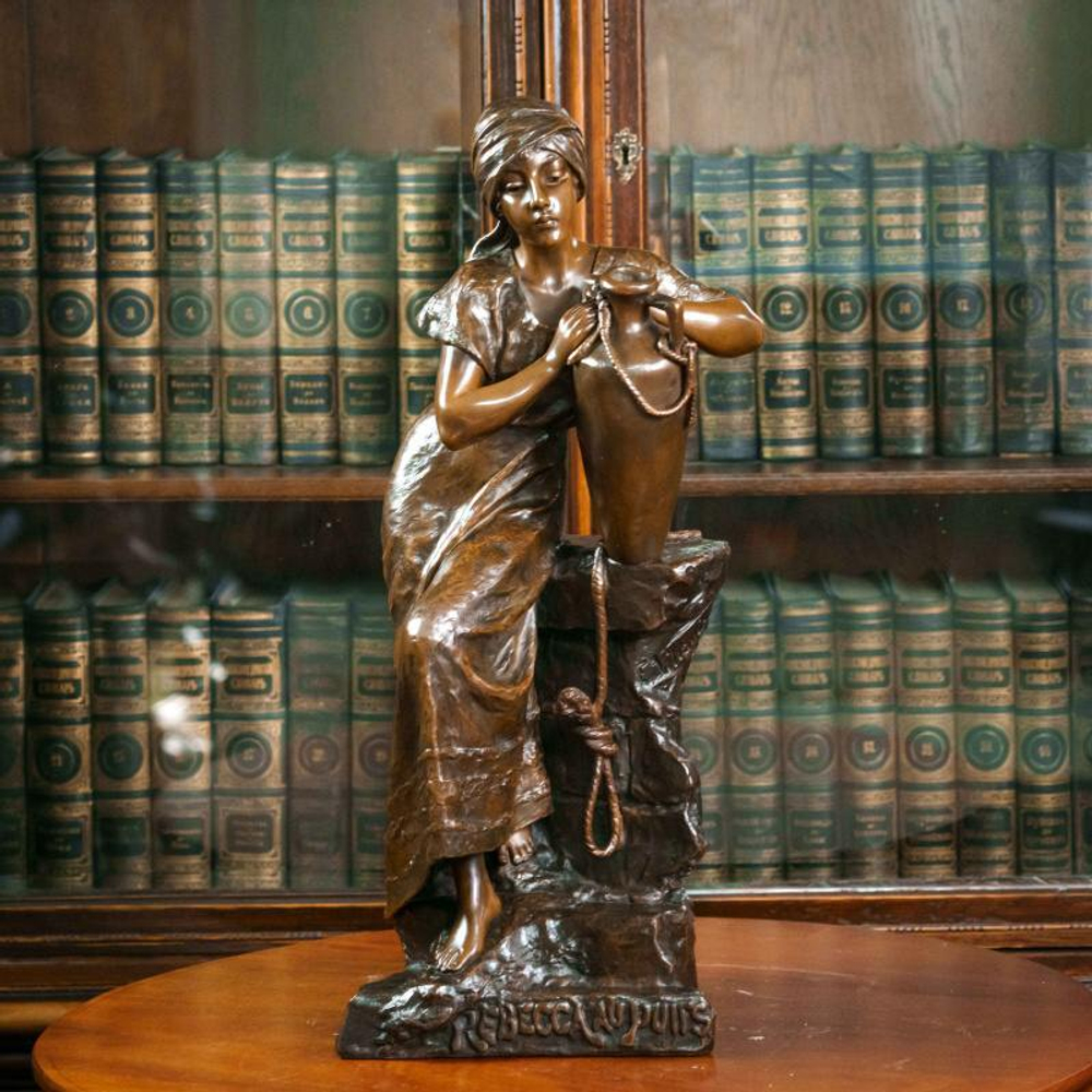 Бронзовая скульптура «Ребекка у колодца»/ «REBECCA AU PUITS»