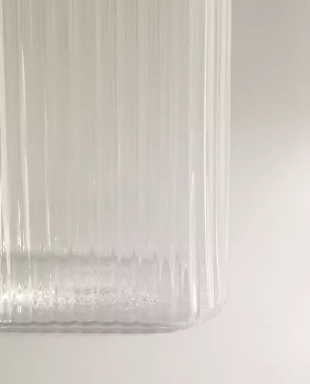 ZARA HOME СТАКАН ДЛЯ ЗУБНЫХ ЩЕТОК С РЕЛЬЕФНЫМ УЗОРОМ, ПРОЗРАЧНЫЙ