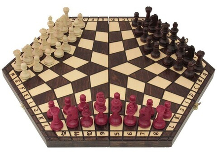 Настольная игра "Шахматы на троих"
