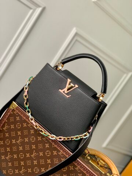 Louis Vuitton Capucines MM
