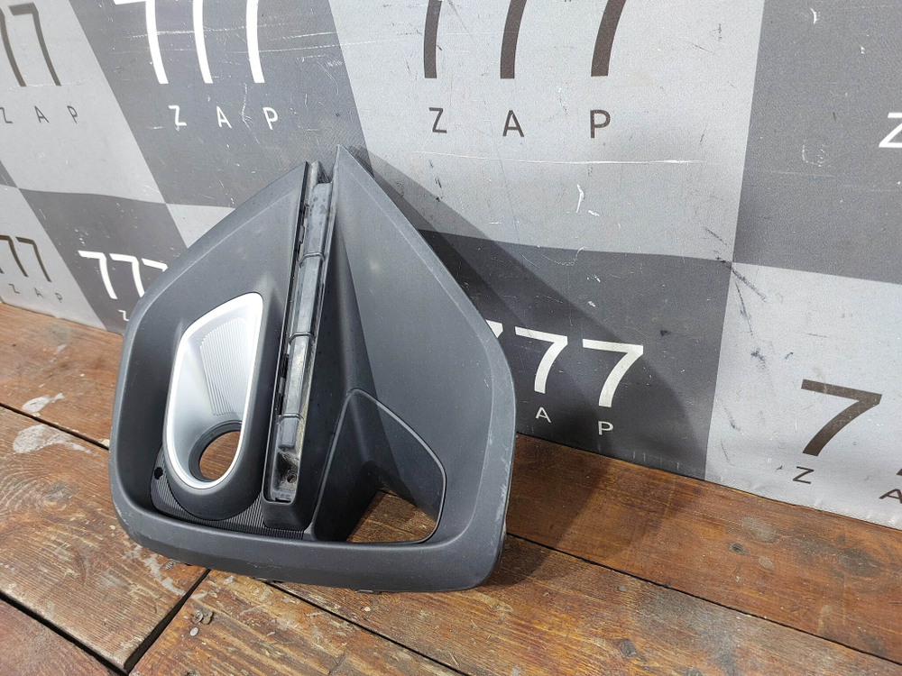 Накладка ПТФ правая Kia Sportage 4 (QL) 18-22 Б/У Оригинал 86522F1610