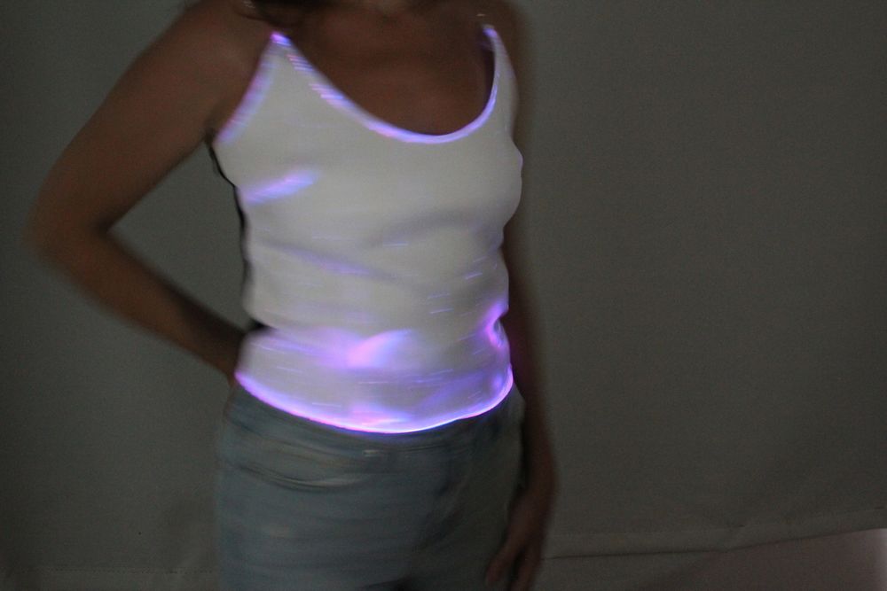 Светящийся женский топ