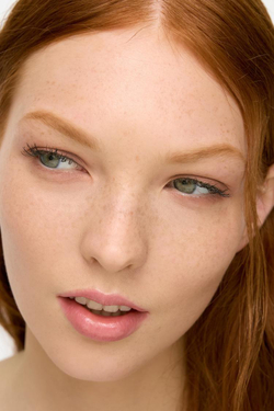 ZARA Кремовые тени для век, розовый