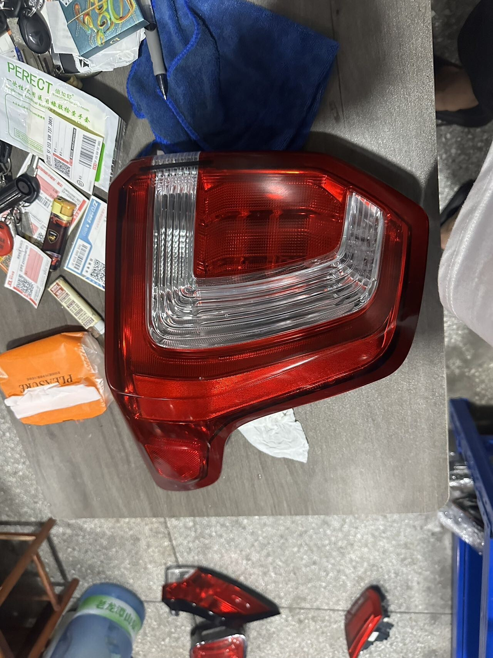 Задний фонарь Ford Explorer 2016-2023 (, оригинал)