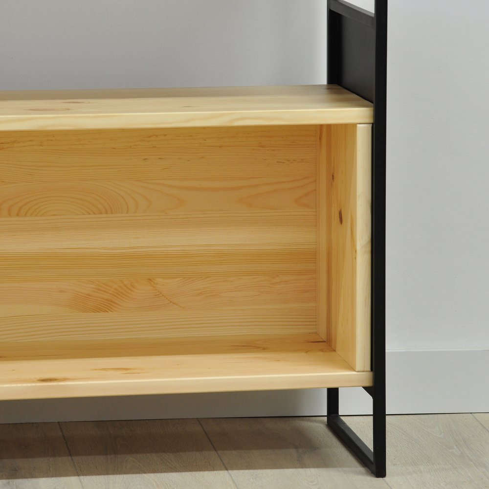 Стеллаж Бьерн из массива сосны с металлическими стенками