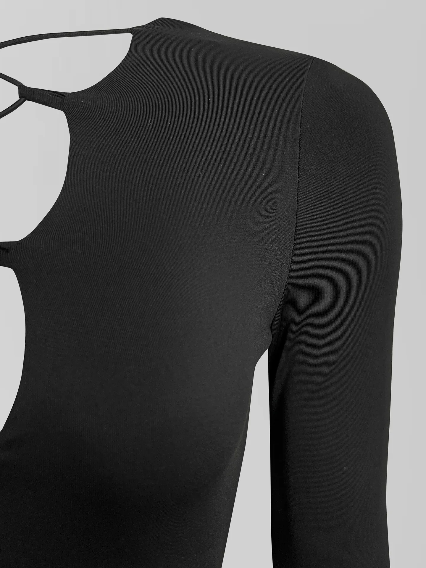 Платье 711 удлиненное с разрезом по ноге и вырезом и шнуровкой на груди