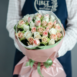 Нежный микс кенийской розы 40 см