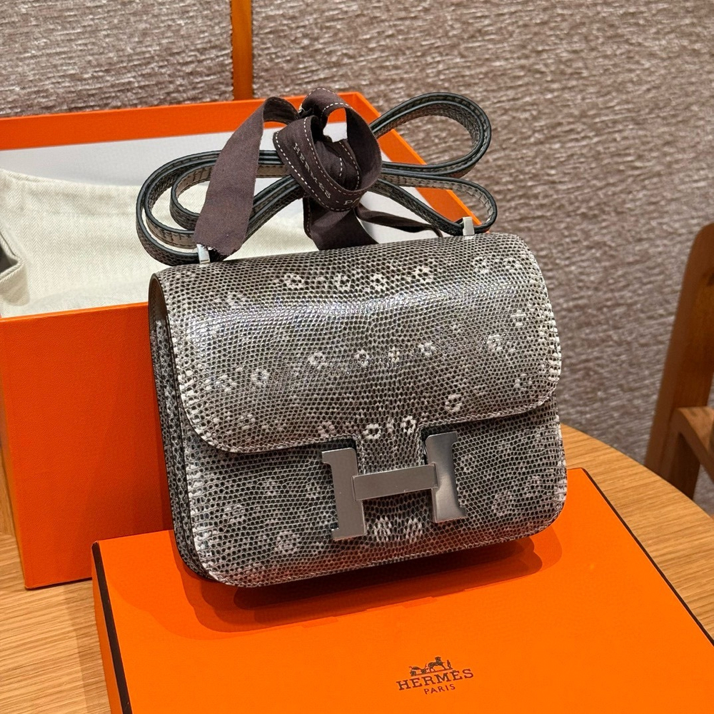 Hermes Constance 18