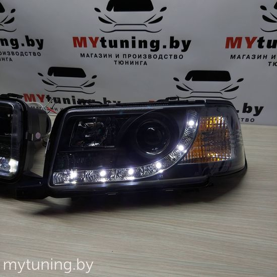 Передние фары DAYLIGHT BLACK для Audi 80 B4