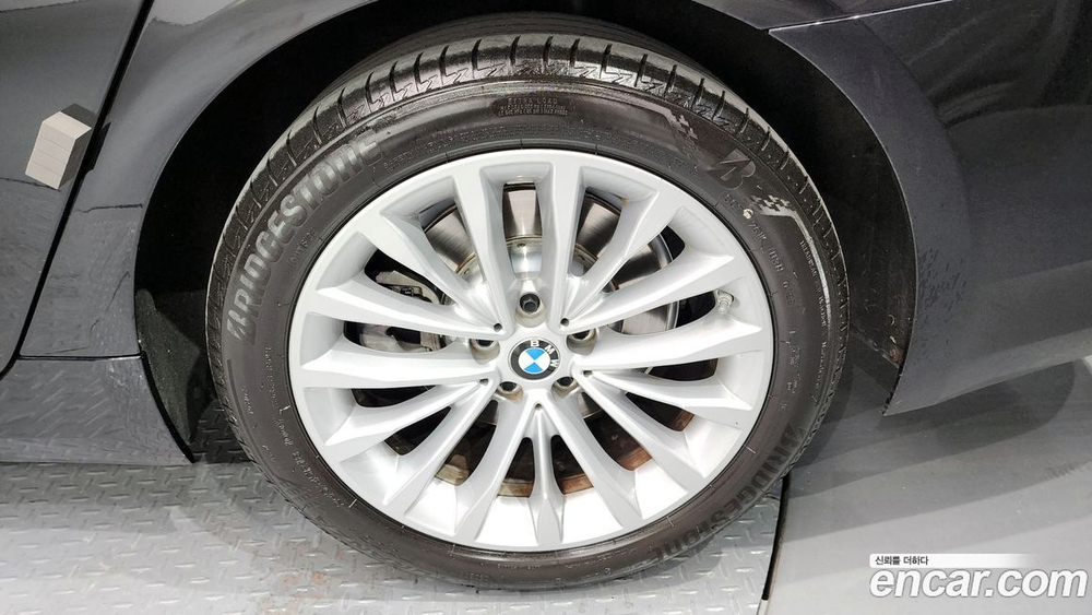 BMW 5 Series (G30) 520i Luxury (11.2022)
