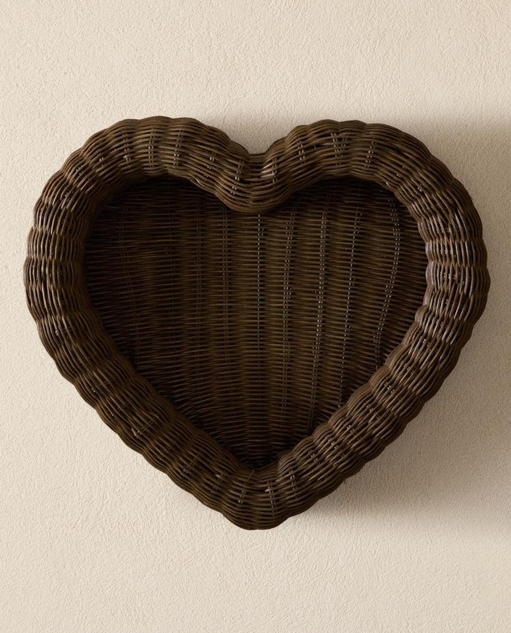 ZARA HOME НОВОГОДНИЙ ПОДНОС ИЗ РОТАНГА В ФОРМЕ СЕРДЕЧКА, КОРИЧНЕВЫЙ