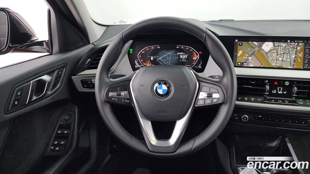 BMW 1 Series (F40) 118d Joy (03.2021)