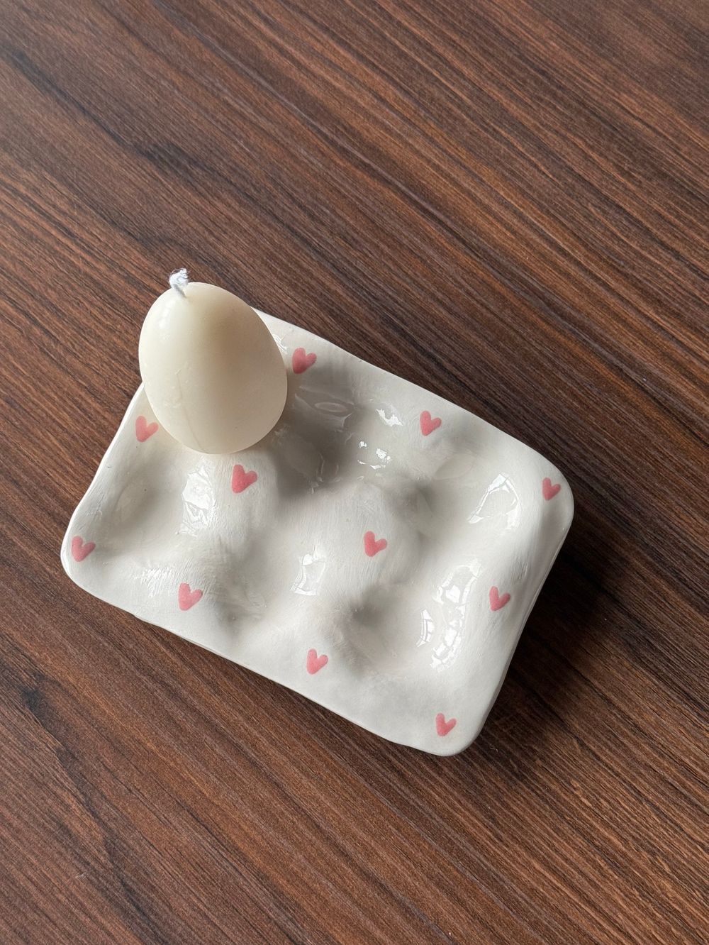 Подставка под яйца из гипса- ручная работа- узор сердечки