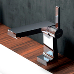 Смеситель для раковины Steinberg Серия 240 с керамическим картриджом, со сливным гарнитуром 1 1/4“, с гибкими шлангами 3/8“, хром 240 1020