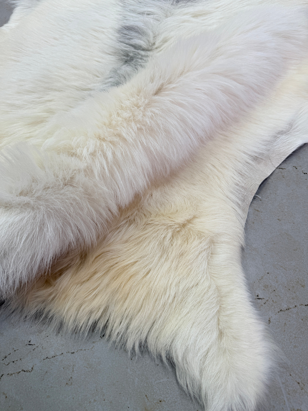 Шкура коврик меховой прикроватный овчина, 120х65 см.