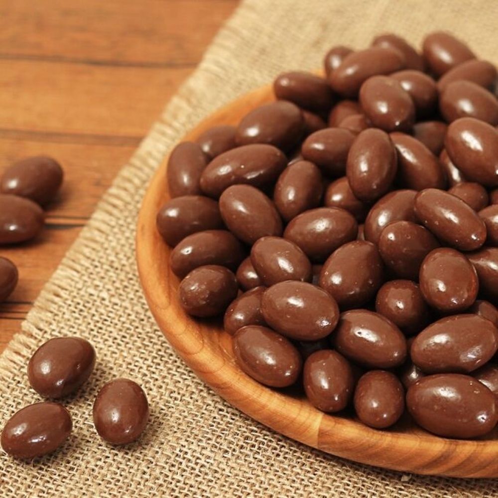 Миндаль в шоколаде Lotte Almond choco balls 70 г