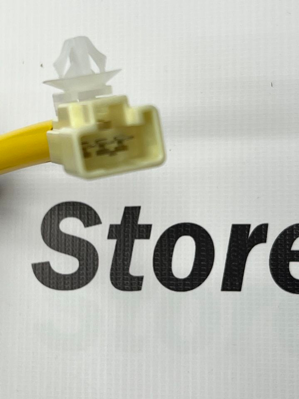 Кнопка открывания багажника Mitsubishi Outlander 5810A077. ОРИГИНАЛ.