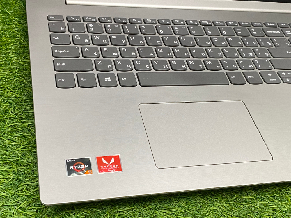 Ноутбук Lenovo 15' R5 2500U/6GB/1TB/Vega 8/ IdeaPad 330-15ARR[81d200q6ru]/Windows 10