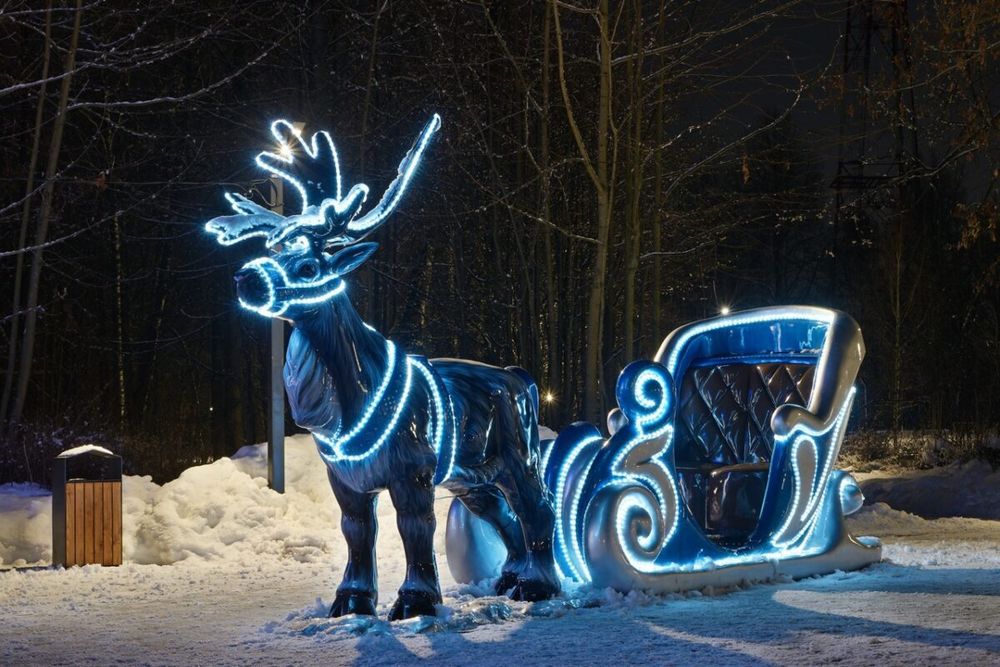 новогодняя конструкция "Олень с санями" со светодиодной подсветкой