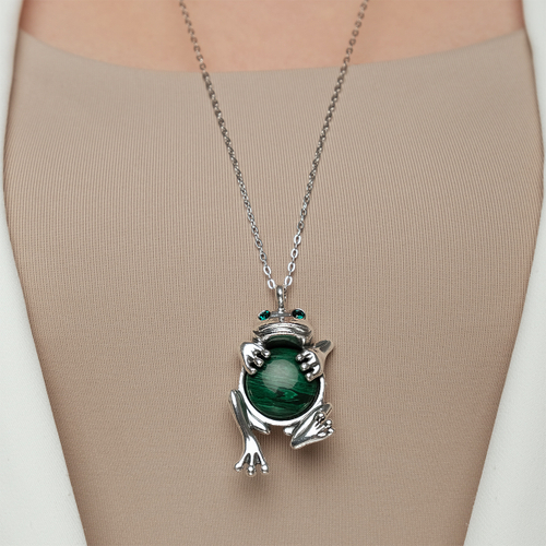 "Олм" подвеска в серебряном покрытии из коллекции "Царевна-Лягушка" от Jenavi с замком карабин