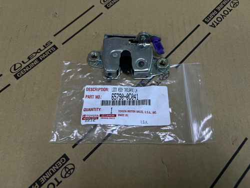 Замок борта левый TOYOTA 657900C041