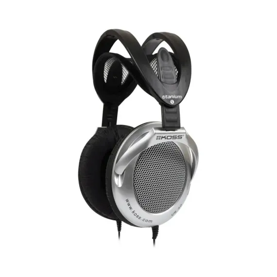 Koss UR40