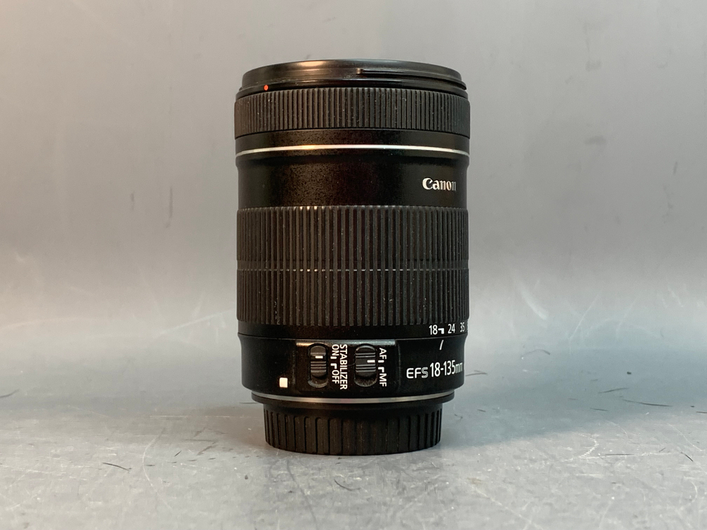 Canon EF-S 18-135 mm f/3.5-5.6 IS