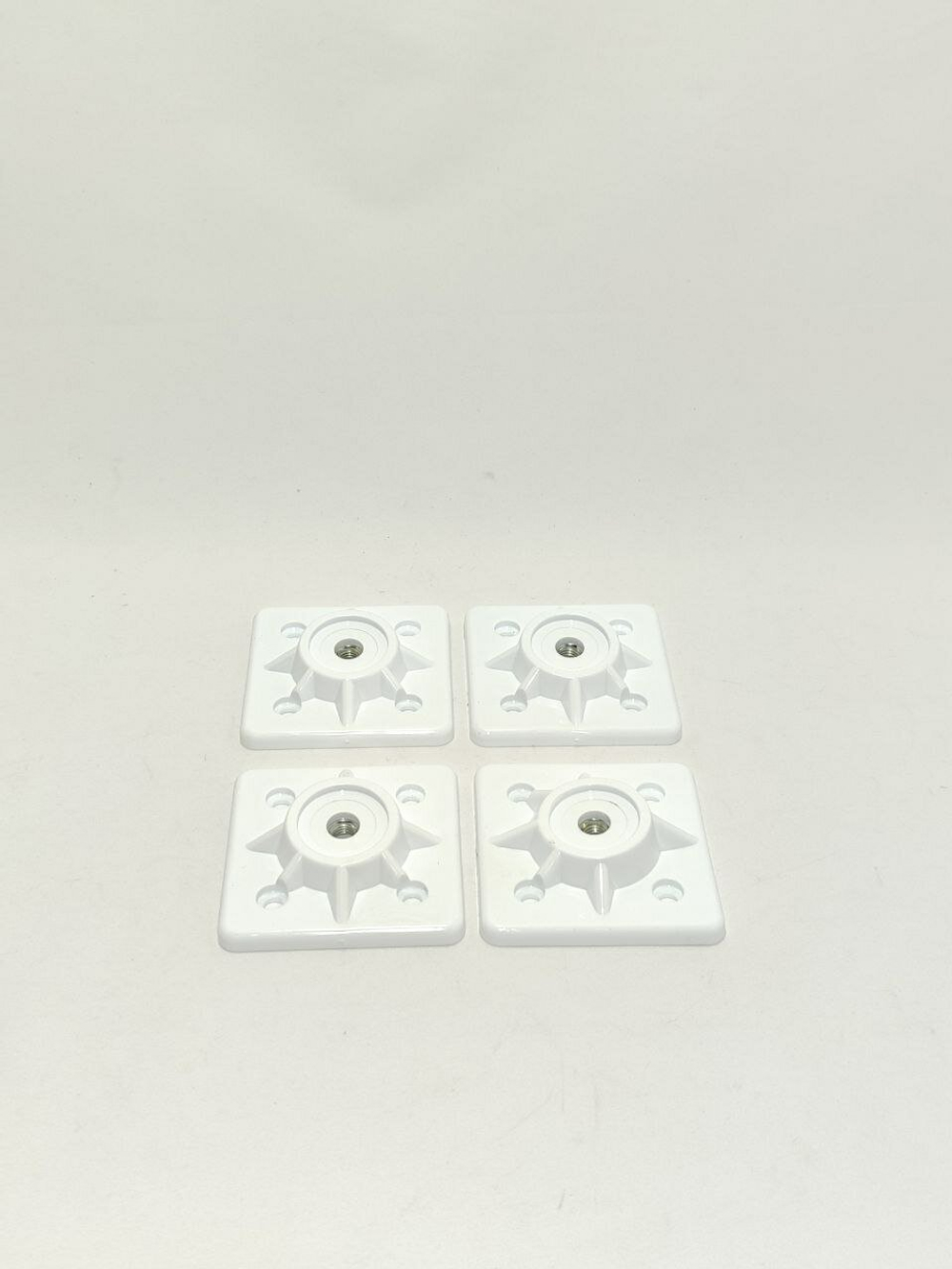 Крепление для мебельных ножек Ширина 7 см, диаметр отв 10мм/ 4 штуки