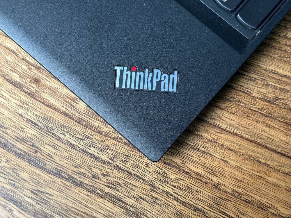 15.6" Ноутбук Lenovo ThinkPad T570 Touch (1920x1080, Intel Core i5-7300U, RAM 16ГБ, SSD 512ГБ, Intel HD Graphics 620, Win 10 Pro)