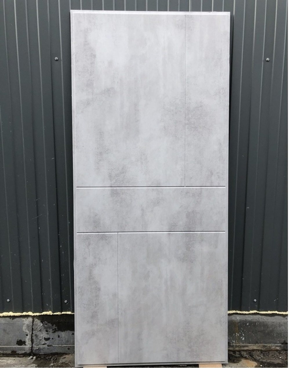 Входная металлическая белая дверь RеX (РЕКС) 13 Силк сноу / ФЛ-290 Бетон светлый