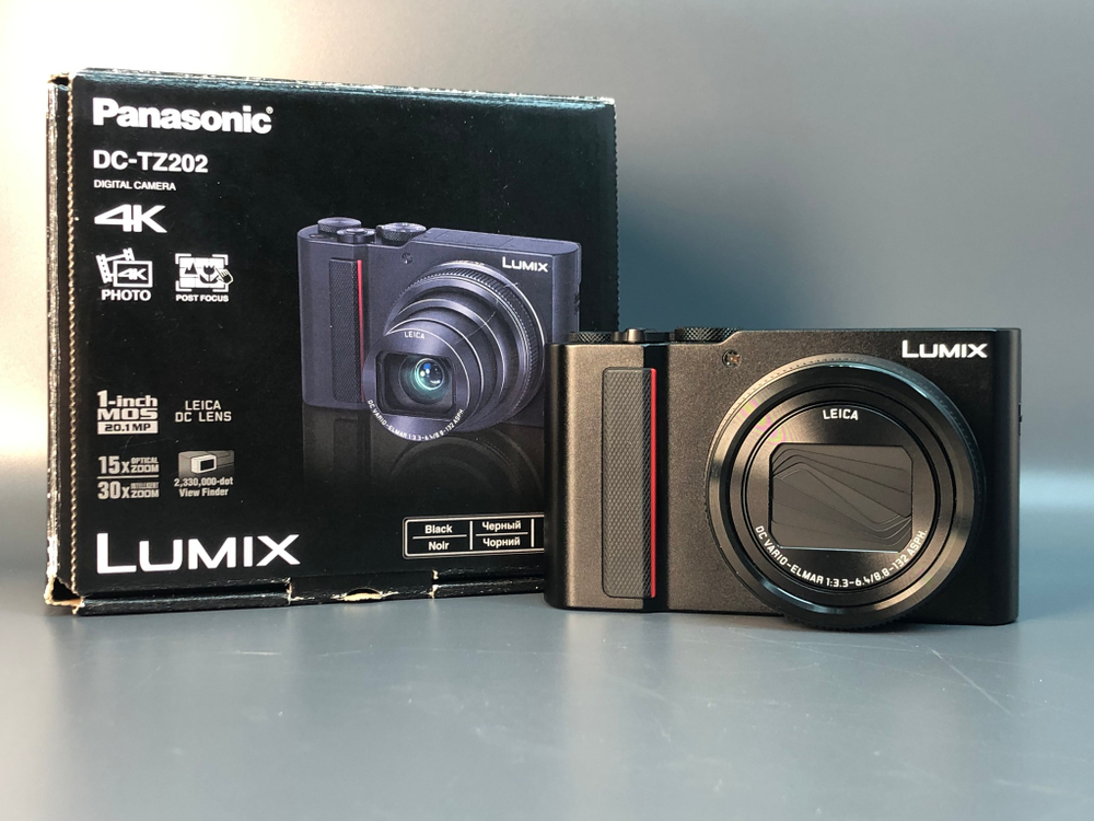 Panasonic Lumix DC-TZ202, незначительный налет на линзе