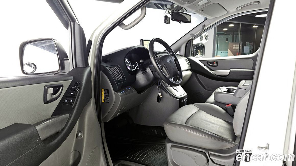 Hyundai The New Grand Starex Van 3-х местный (01.2020)
