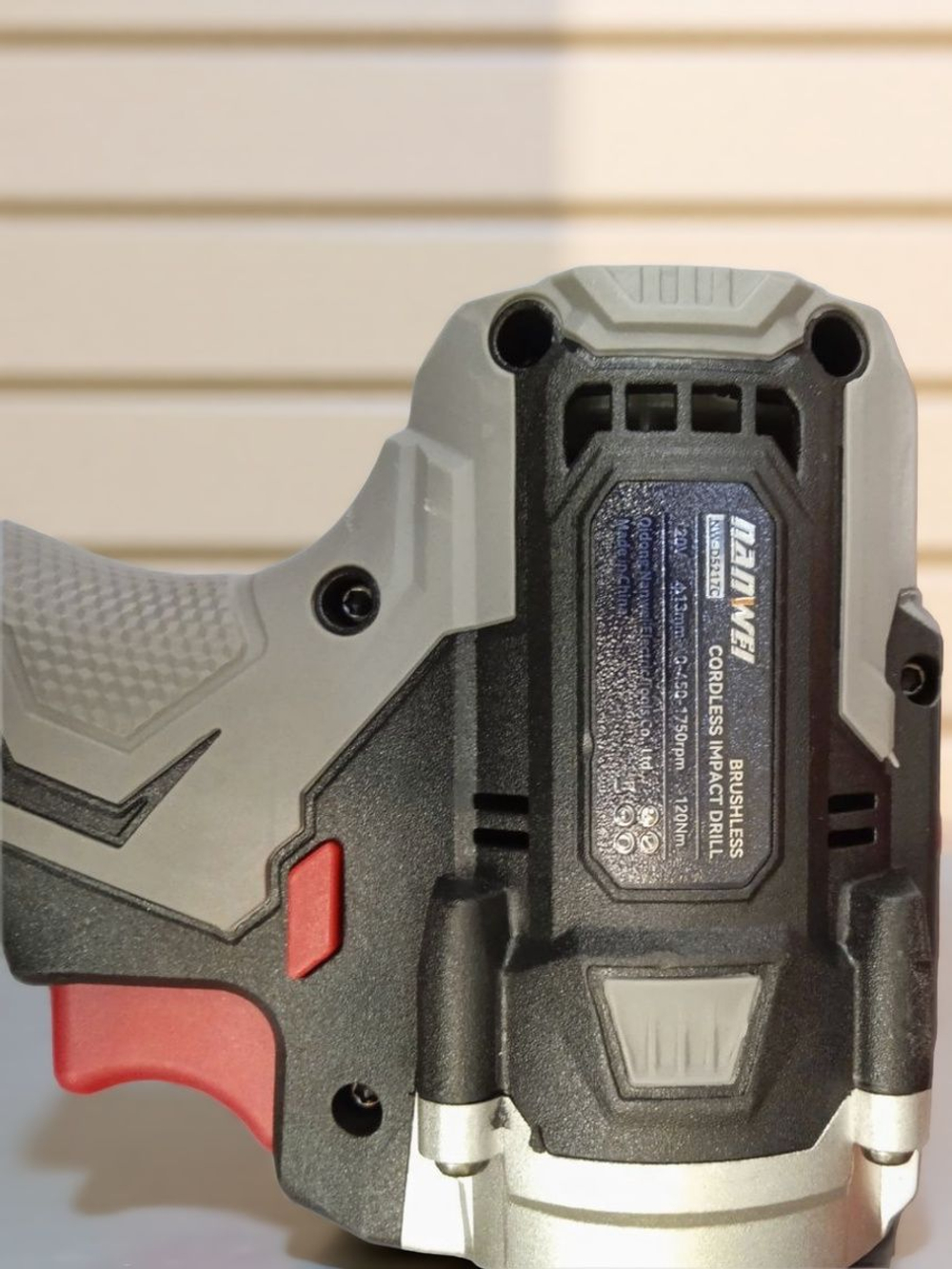 Дрель-шуруповерт шуруповерт для ледобура , 200N ,13 мм промышленного класса бесщеточная ударная дрель, От аккумулятора, 20 В, 120 Нм, 2 АКБ 9 mah