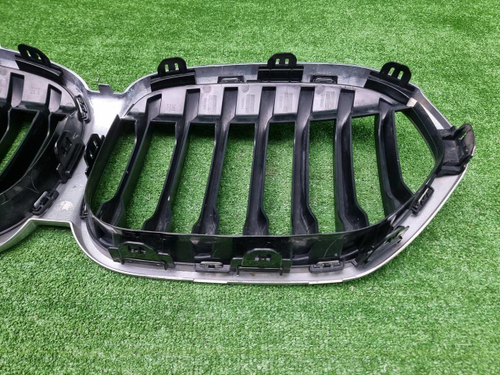 Решетка радиатора BMW X1 F48 (2019-2022)