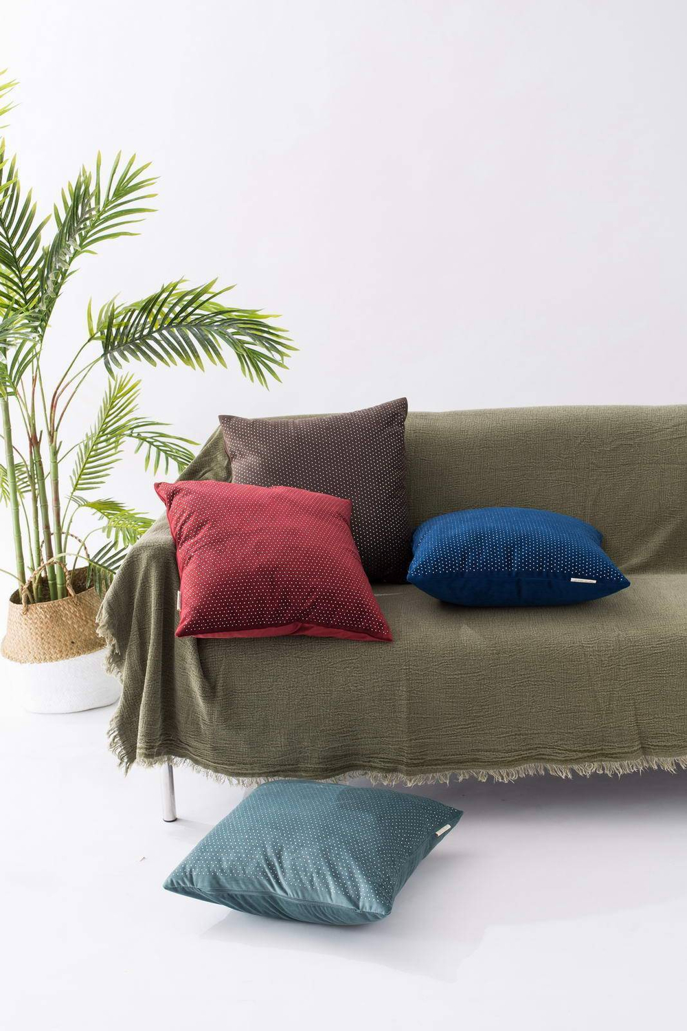 Наволочка 45х45 Sofi De MarkO Мулен Руж темный шоколад