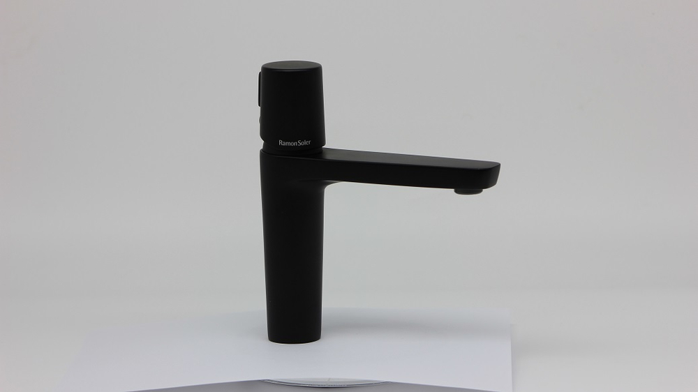 Смеситель для раковины TZAR 340401NM чёрный