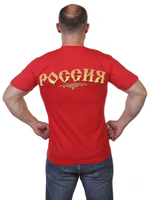 Красная футболка с гербом РФ